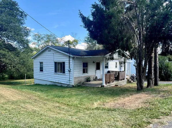 126 Mahan St, Fayetteville, WV 25840