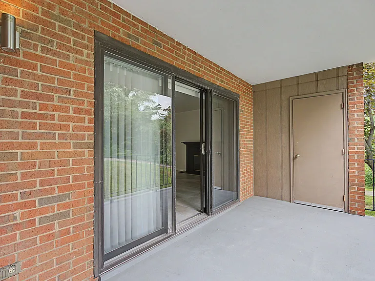 1610 Thunderbird Ln #63 — Photo 32
