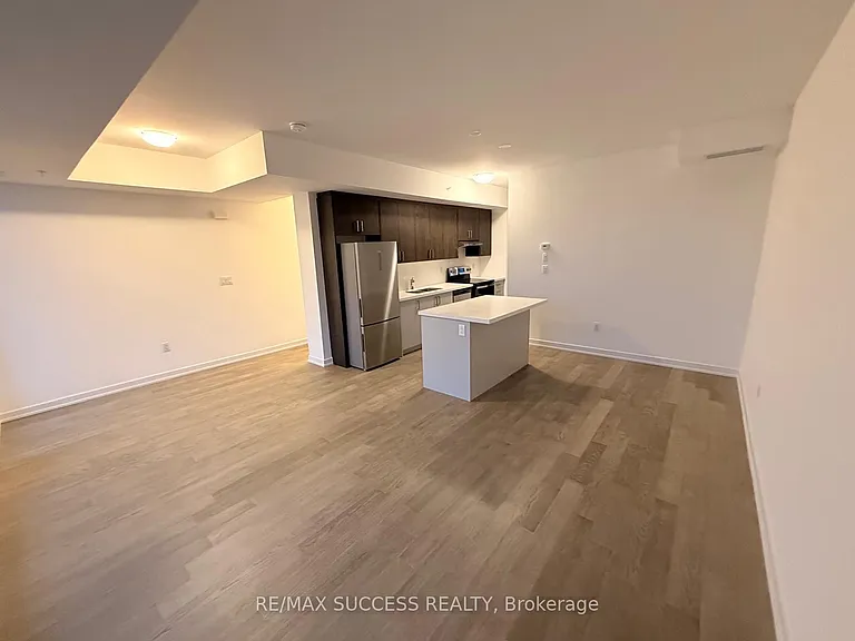 188 Angus Dr #18 — Photo 5