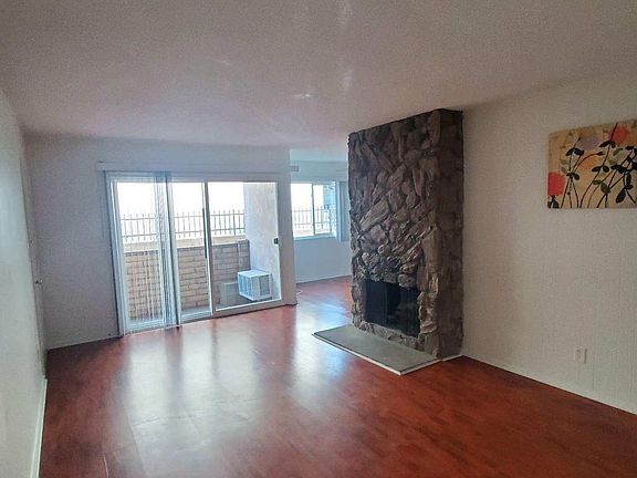 4th image of 12423 Pacific Ave #104