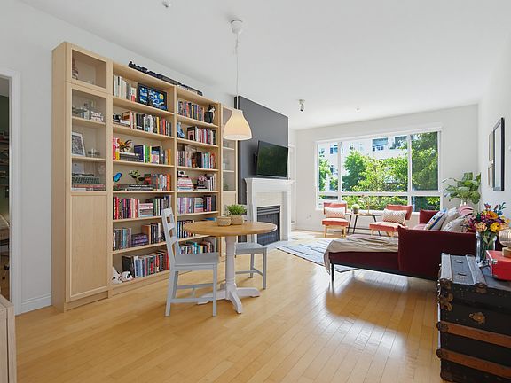 2nd image of 5735 Hampton Pl #229