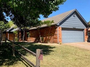 10712 Tall Oak Dr, Fort Worth, TX 76108