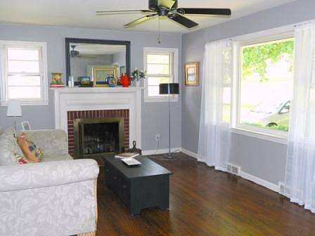 1st image of 1042 Oakmont Cir