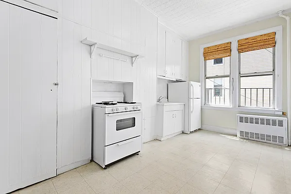 Rented by Ivey North LLC | media 17