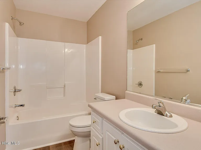 101 Old Thomson Rd #B — Photo 19