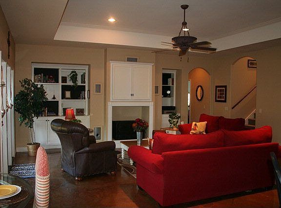 2nd image of 362 Oak Ct