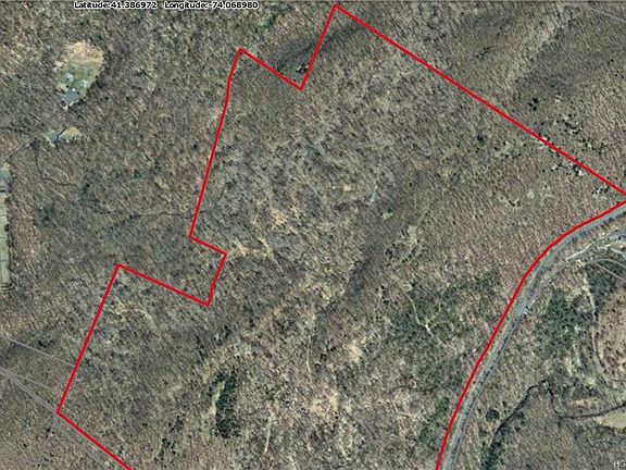 2nd image of 374 Mineral Springs Rd