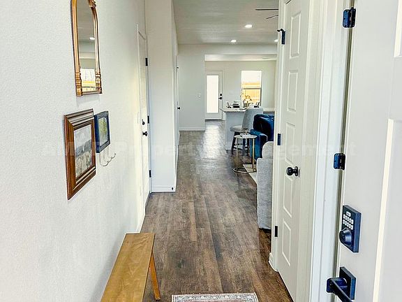 3rd image of 1409 Sioux Pl