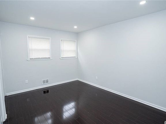 3rd image of 199 Loeffler St