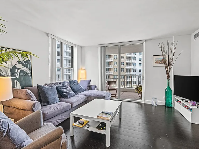 701 Brickell Key Blvd #604 — Photo 17
