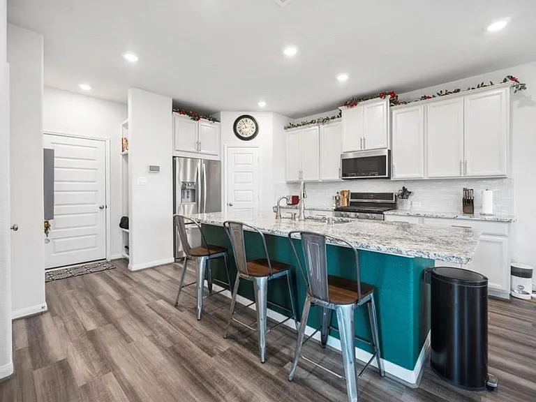 5527 Cuerta St — Photo 3