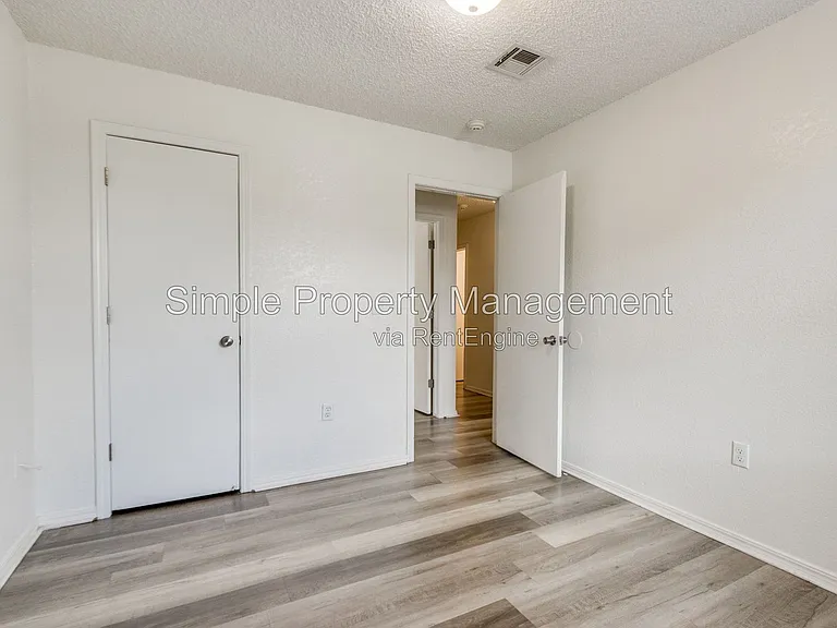 14222 NE 4th St — Photo 15