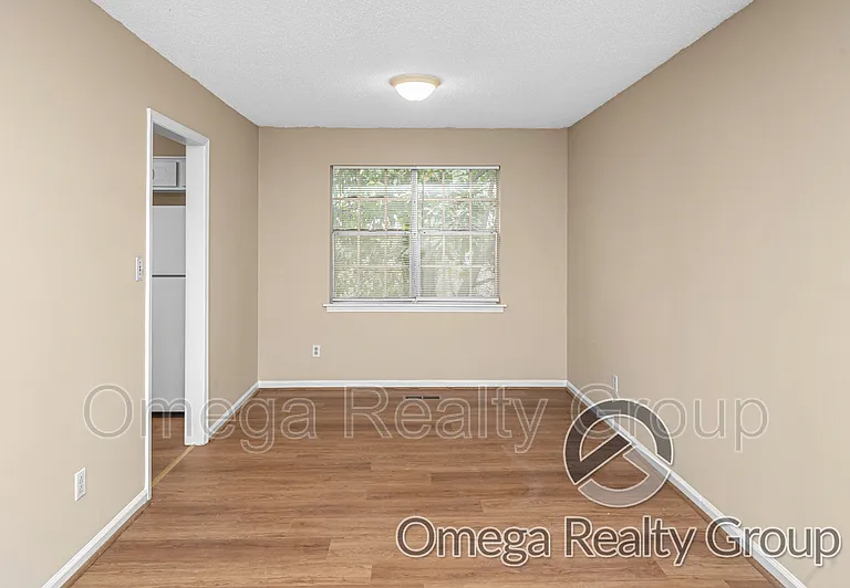 1830 Christian St — Photo 11