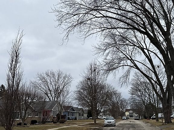 4th image of 70 N Idlewild Ave