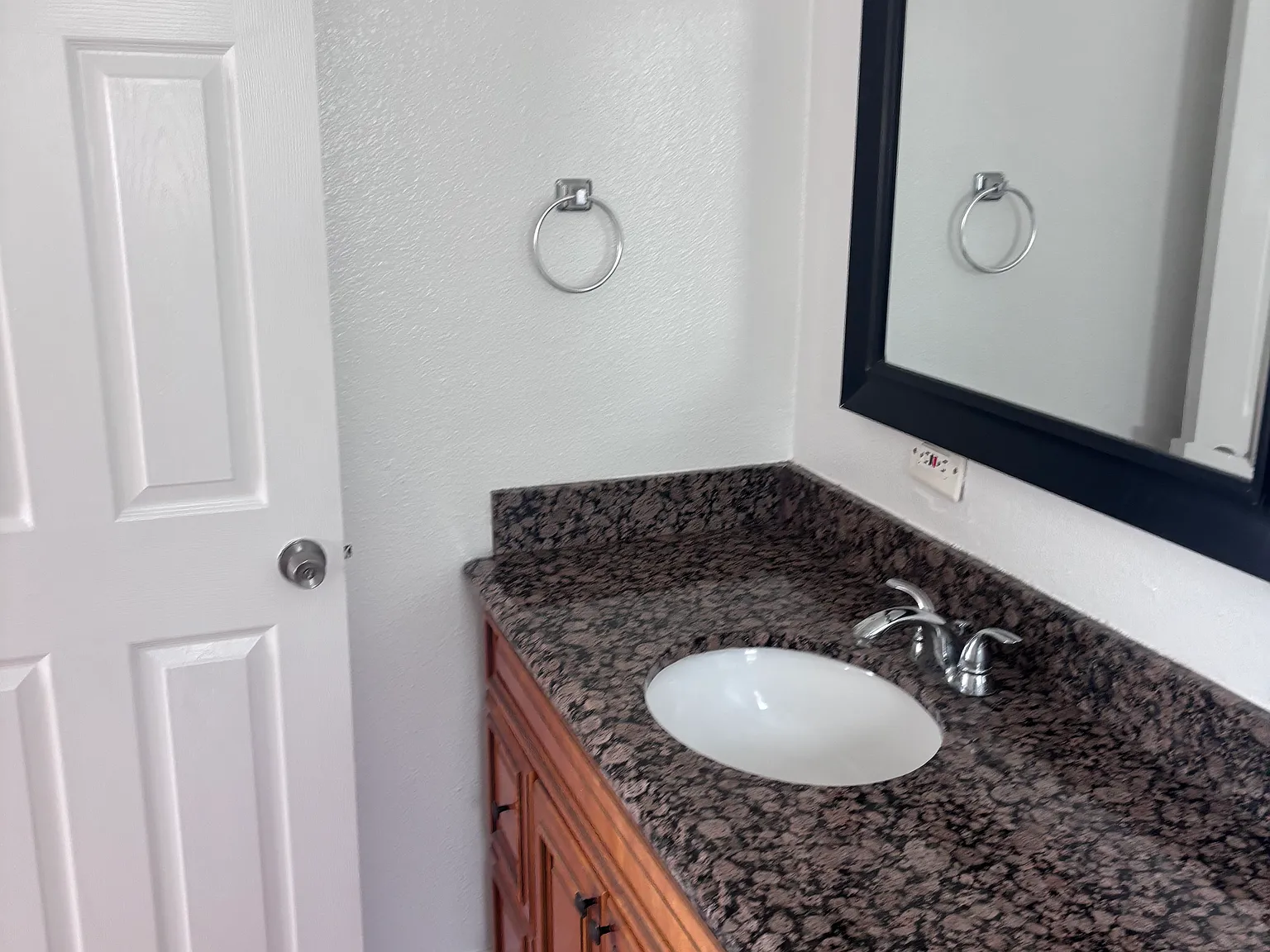 1 bed, 610 sqft, $1,200 — Photo 4