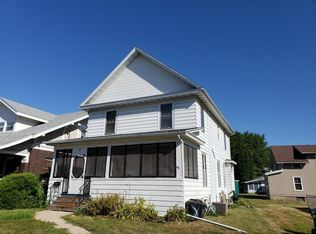 110 W 7th St, Sterling, IL 61081