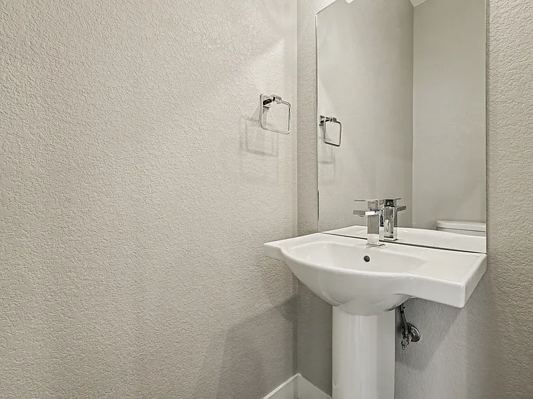 2868 N Hazel Ct — Photo 9