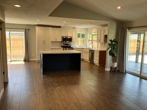 3rd image of 3305 Soda Canyon Dr