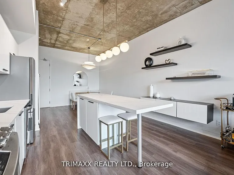 60 Bathurst St #403 — Photo 10