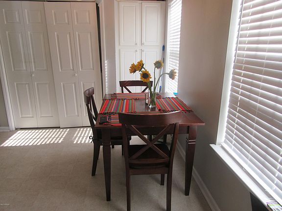 3rd image of 4235 Williamsbrook Lane #B