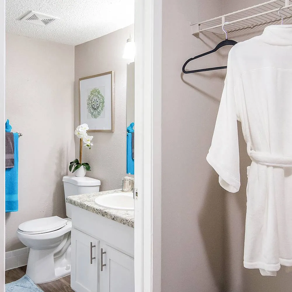 Laurel Pointe — Photo 4