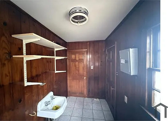 2113 Highland Ct — Photo 7