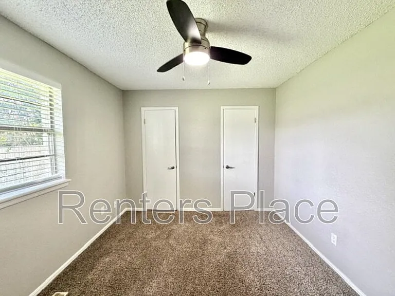 313 N Cedar St — Photo 12