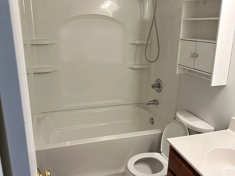 2213 Mendota Dr — Photo 17