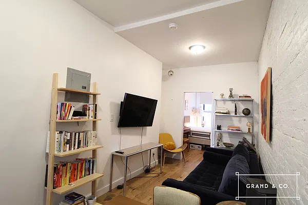 Rented by Grand & Co. | media 10