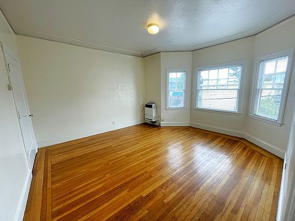 5th image of 1806 Walnut St #11
