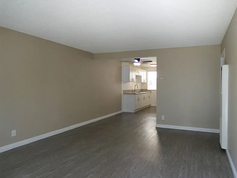 10006 Ben Hur Ave — Photo 3