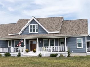215 Nyes Ln, Acushnet, MA 02743