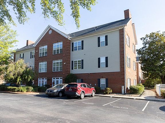 2nd image of 522 College Rd APT 104