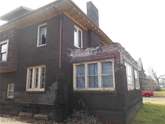 14th image of 1683 Juanita Ave