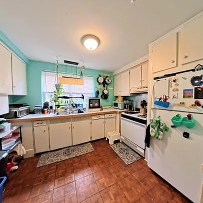 3 bed, 1.0 bath, 898 sqft, $3,000 — Photo 1