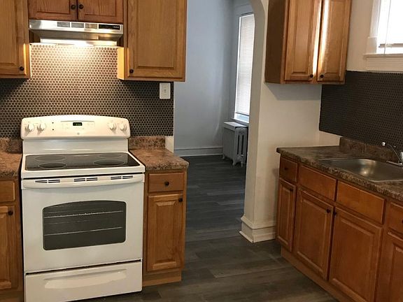 3rd image of 4832 Roosevelt Blvd Floor 1