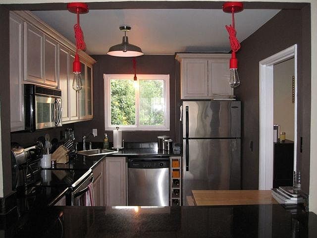Updated Open Kitchen (10'x9')