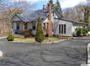 129 Hallock Rd, Lake Grove, NY 11755