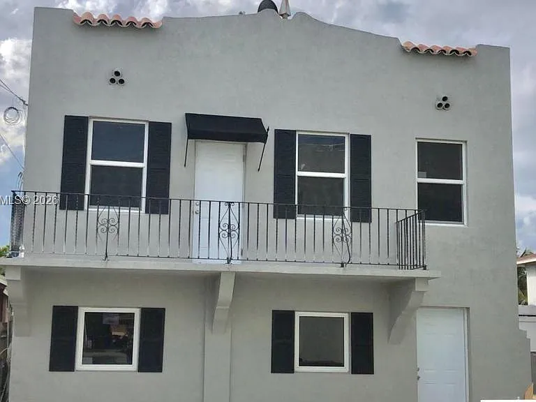 1700 NW 22nd Ct #5 — Photo 2