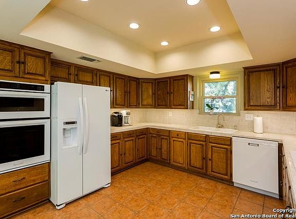 5th image of 3542 Huntwick Ln