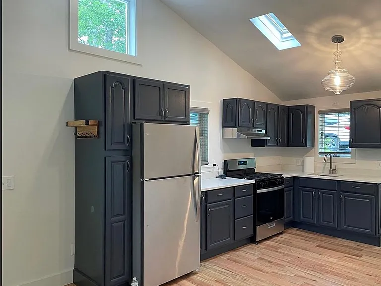 41 Chestnut Ave — Photo 4