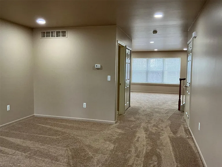 48161 Nottinghill Ln — Photo 8