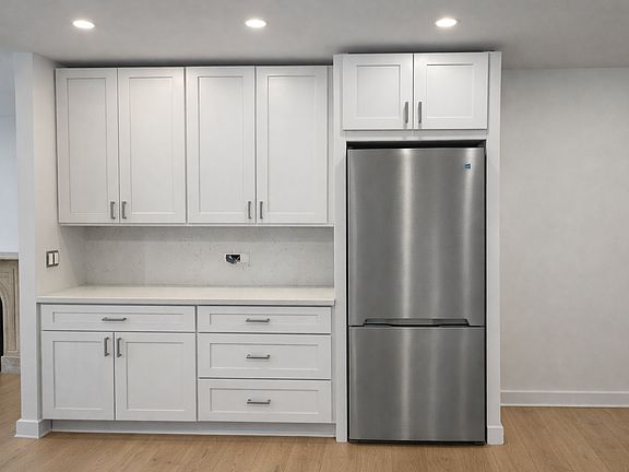 3rd image of 51 W 8th St APT 8