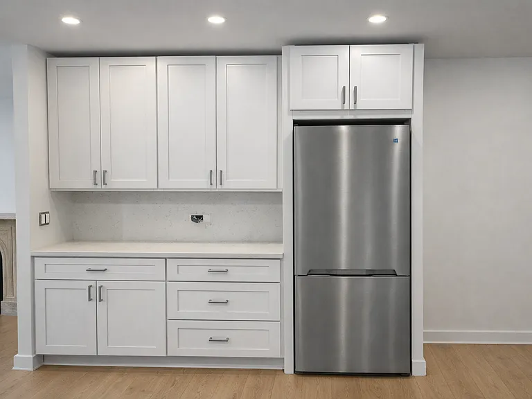 51 W 8th St #8 — Photo 3