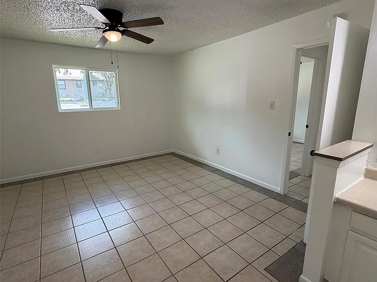 1301 Greenlawn Pkwy #A — Photo 15