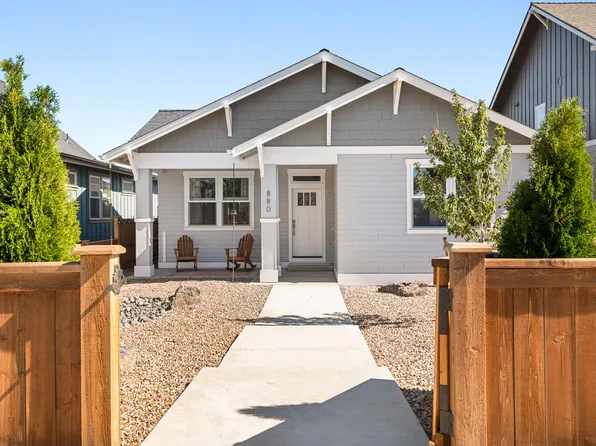 880 NW 19th St, Redmond, OR 97756