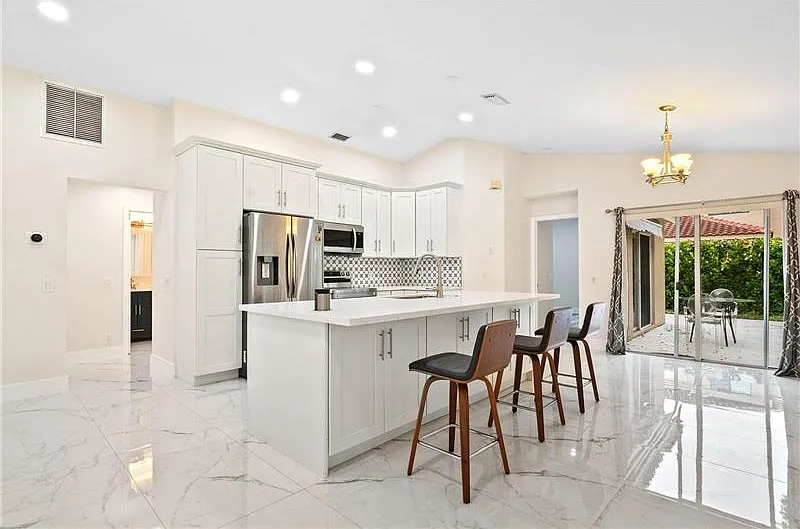 3 bed, 1499 sqft, $4,150 — Photo 4