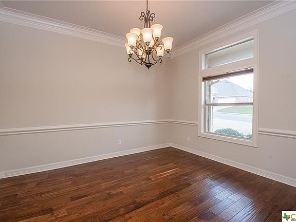 2nd image of 2209 Deerfield Dr