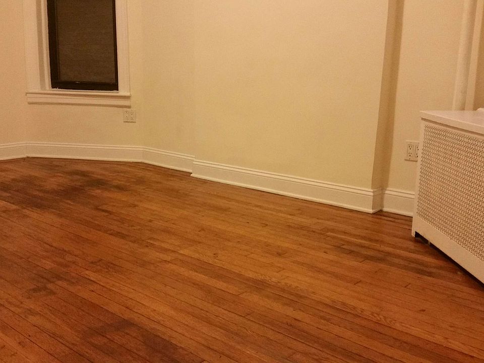 2nd image of 107 W 106th St APT 1C