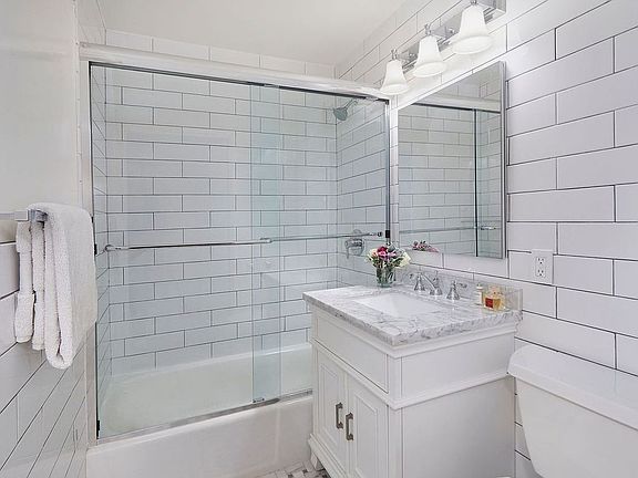 5th image of 130 W 67th St APT 9M